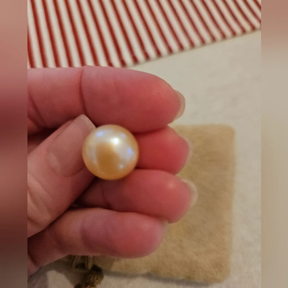 12-13mm Peach Cultured Freshwater Pearl earrings - Picture 5 of 5